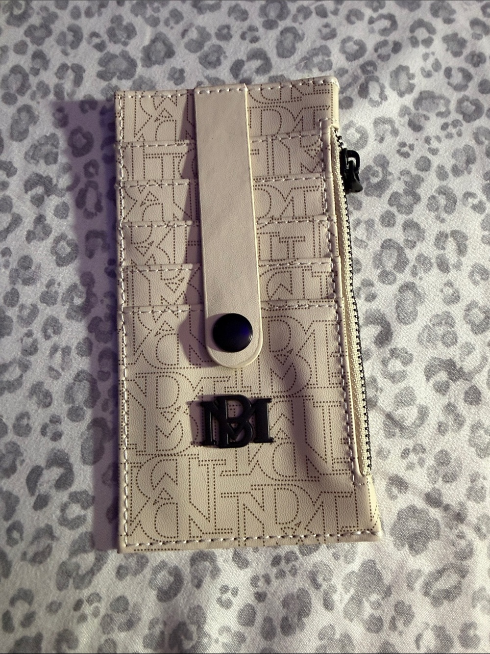 Badgley Mischka Cream Logo-Print Card Wallet with Snap and Zip